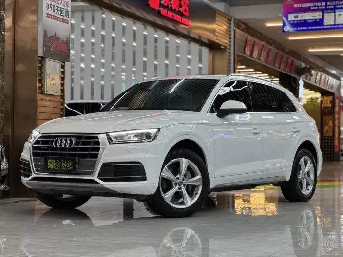 Audi Q5L 2020 Model Facelift 40 TFSI Rong Xiang Enterprising Model – фото 1
