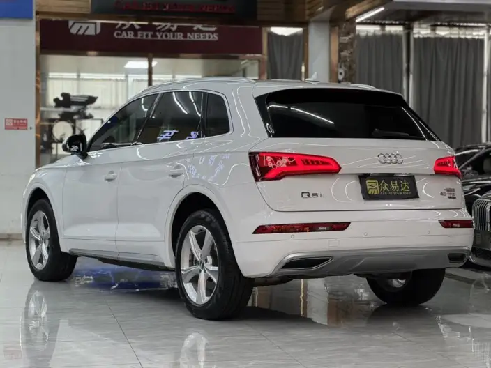 Audi Q5L 2020 Model Facelift 40 TFSI Rong Xiang Enterprising Model – фото 4