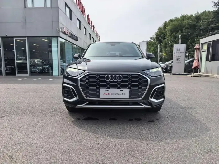 Audi Q5L 2022 Model 40T Luxury Dynamic Model – фото 2