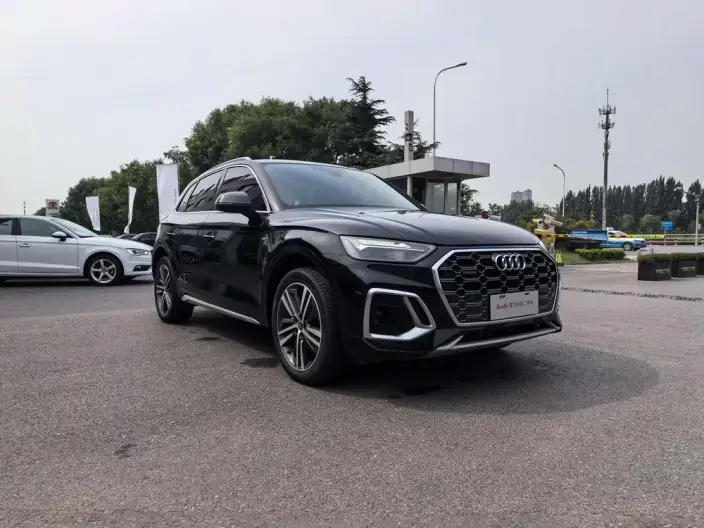 Audi Q5L 2022 Model 40T Luxury Dynamic Model – фото 3