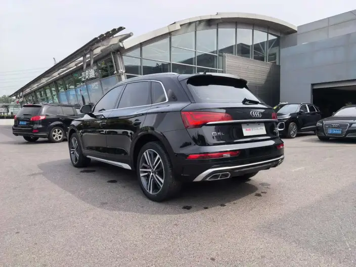 Audi Q5L 2022 Model 40T Luxury Dynamic Model – фото 5