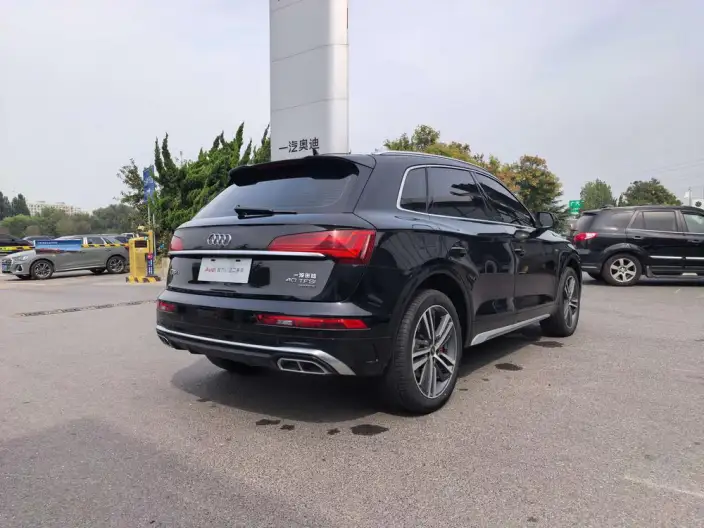 Audi Q5L 2022 Model 40T Luxury Dynamic Model – фото 7