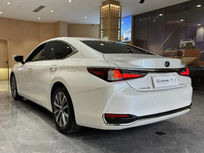 Lexus ES 2020 Model 200 Superior Edition China VI – фото 4