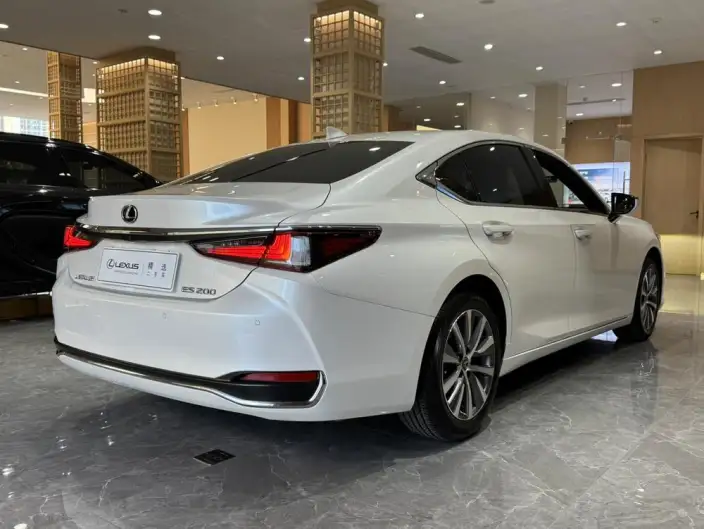 Lexus ES 2020 Model 200 Superior Edition China VI – фото 6