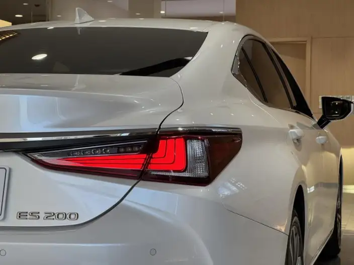 Lexus ES 2020 Model 200 Superior Edition China VI – фото 7