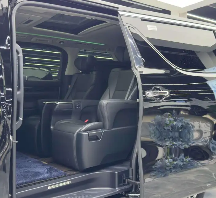 Vellfire 2023 Model 2.5L Automatic 4WD 7 seat Parallel Imported – фото 5