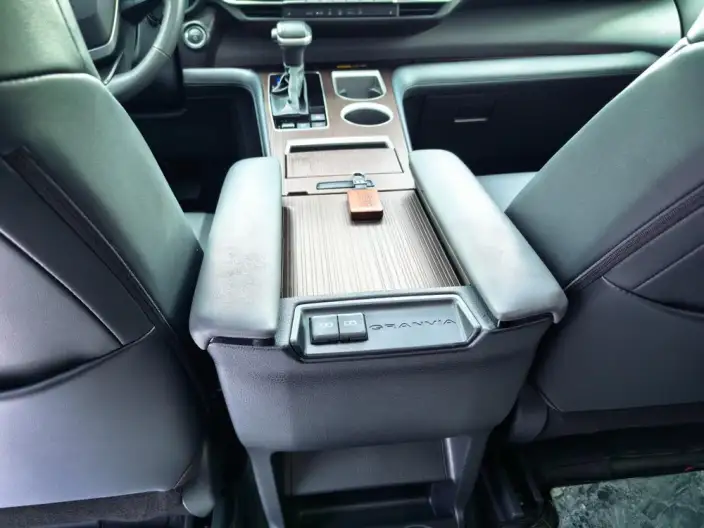 Granvia 2024 Model Intelligent Hybrid 2.5L 2WD Noble PLUS Edition – фото 8