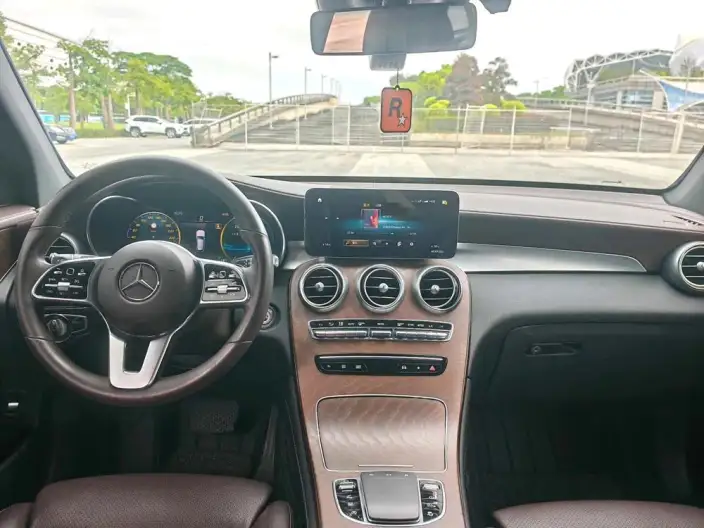 Mercedes-Benz GLC 2020 Model GLC 300 L 4MATIC Dynamic Model – фото 7