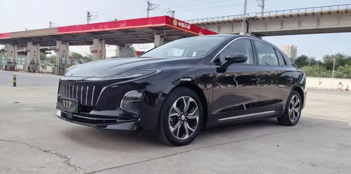 Hongqi E-QM5 2024 Model 450KM Travel Edition 100kW – фото 1