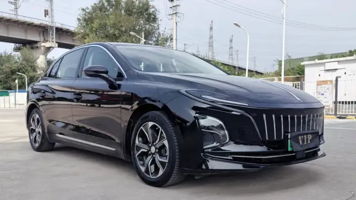 Hongqi E-QM5 2024 Model 450KM Travel Edition 100kW – фото 3