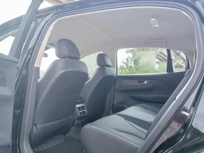 Hongqi E-QM5 2024 Model 450KM Travel Edition 100kW – фото 10