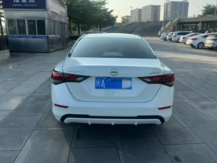 Nissan Sylphy 2022 Model 1.6L XL CVT Yuexiang Edition – фото 5