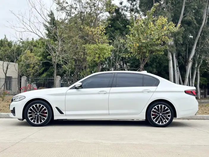 BMW 5 Series 2021 Model Facelift 525Li Luxury Set
