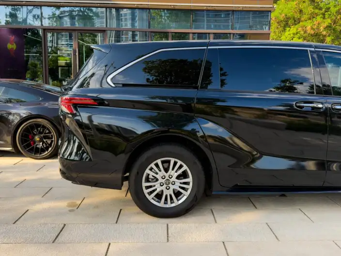 Toyota Sienna 2021 Model 2.5L Hybrid Deluxe Edition – фото 8