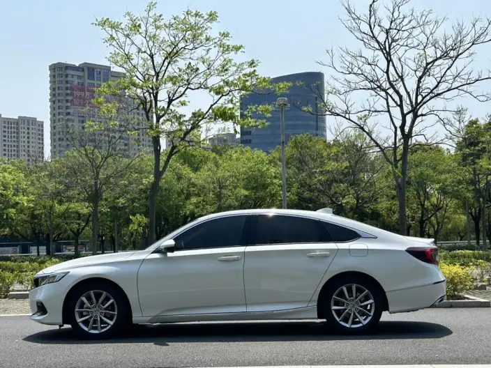 Honda Accord 2022 Model 260TURBO Deluxe Edition – фото 3