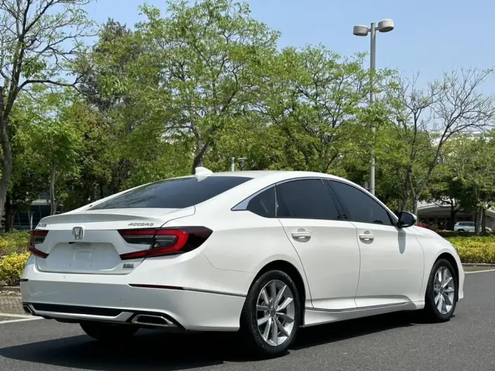 Honda Accord 2022 Model 260TURBO Deluxe Edition – фото 5