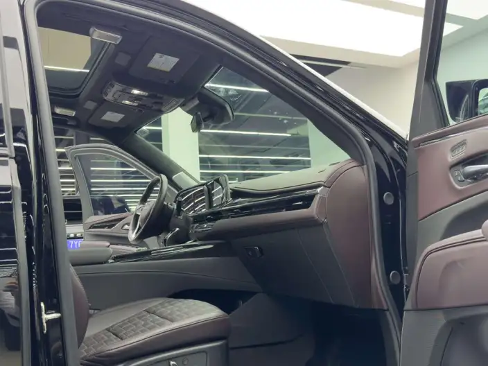Escalade 2023 Model 6.2L Automatic 4WD 7 seat Parallel Imported – фото 7