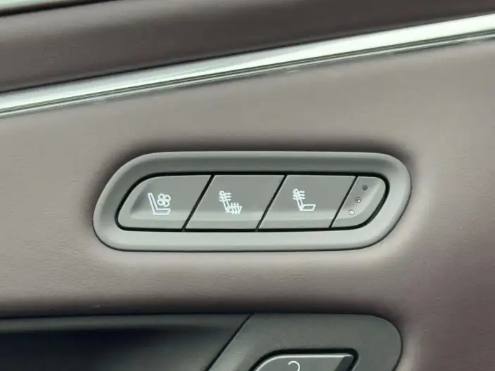 Escalade 2023 Model 6.2L Automatic 4WD 7 seat Parallel Imported – фото 8