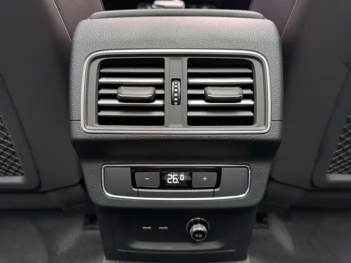 Audi Q5L 2024 Model 40TFSI Luxury Dynamic Model – фото 9