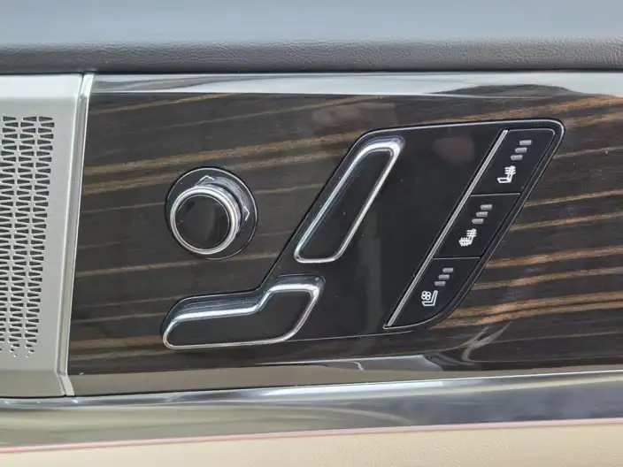 Cadillac XT5 2025 Model 28T 4WD Noble Model – фото 8