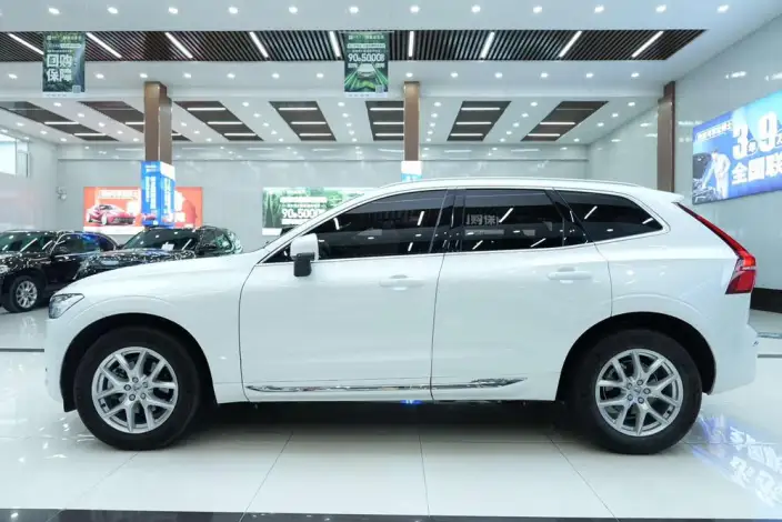 Volvo XC60 2021 Model T5 4WD Smart Range Sports Edition – фото 4