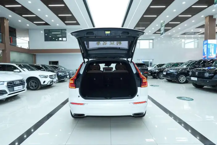 Volvo XC60 2021 Model T5 4WD Smart Range Sports Edition – фото 9