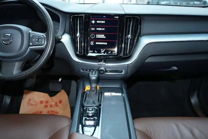 Volvo XC60 2021 Model T5 4WD Smart Range Sports Edition – фото 10