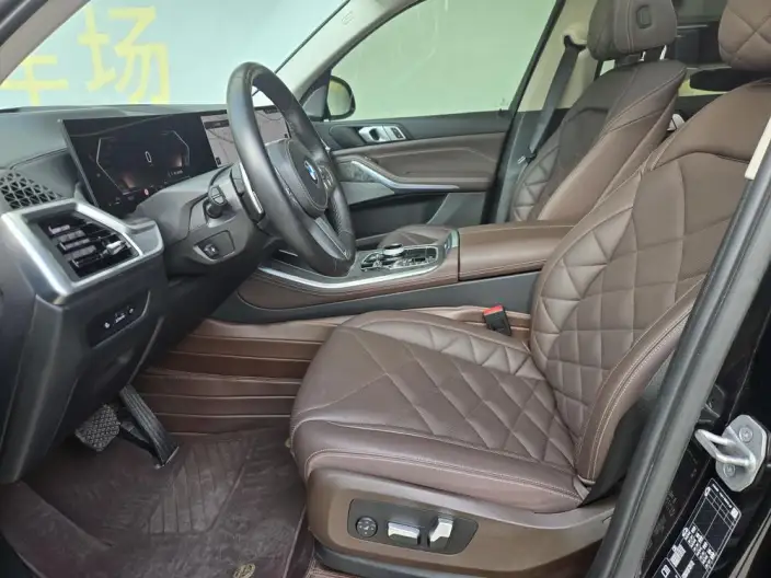 BMW X5 2023 Model xDrive30Li M Sports Set – фото 9