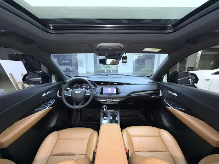 Cadillac XT4 2022 Model 28T 2WD Noble Model – фото 6