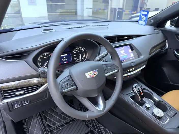 Cadillac XT4 2022 Model 28T 2WD Noble Model – фото 7