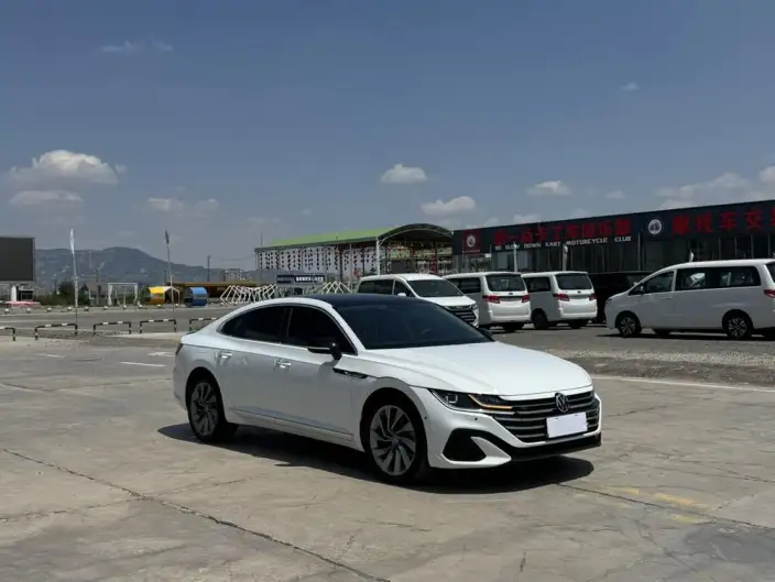 Volkswagen CC 2023 Model 380TSI Eye-catching version – фото 3