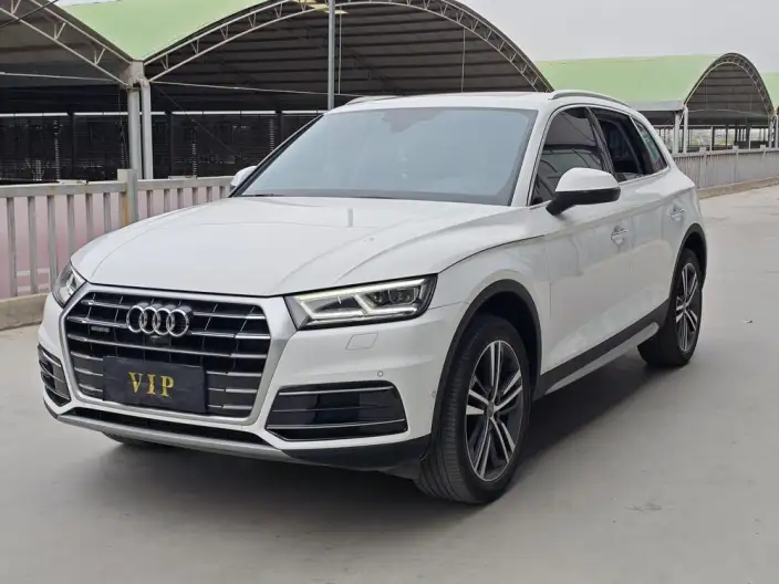 Audi Q5L 2020 Model 45 TFSI Exclusive Fuga Model – фото 1