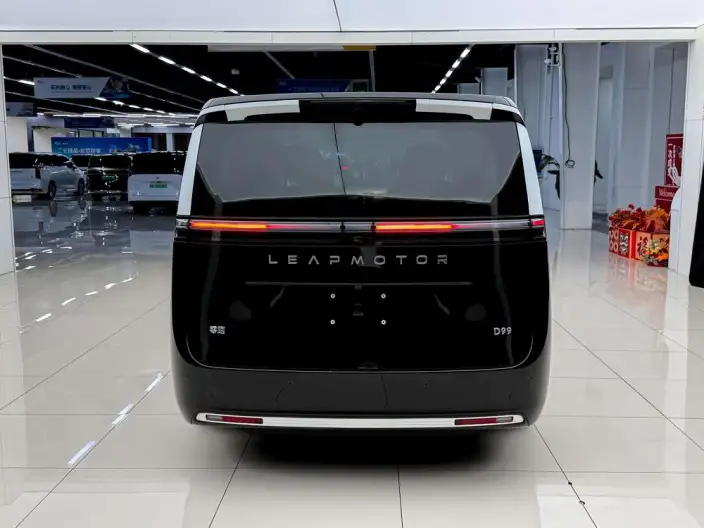 Leapmotor D99 2026 Model EV 700 Zhizun Edition – фото 3