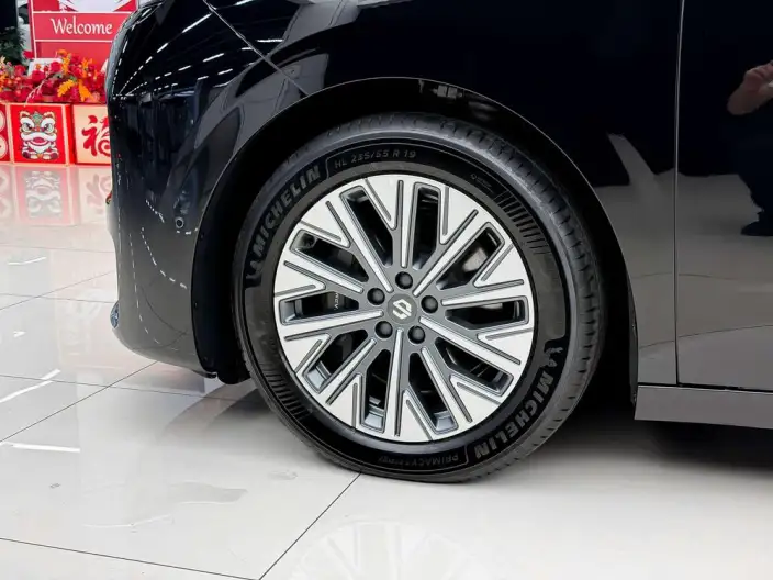 Leapmotor D99 2026 Model EV 700 Zhizun Edition – фото 6