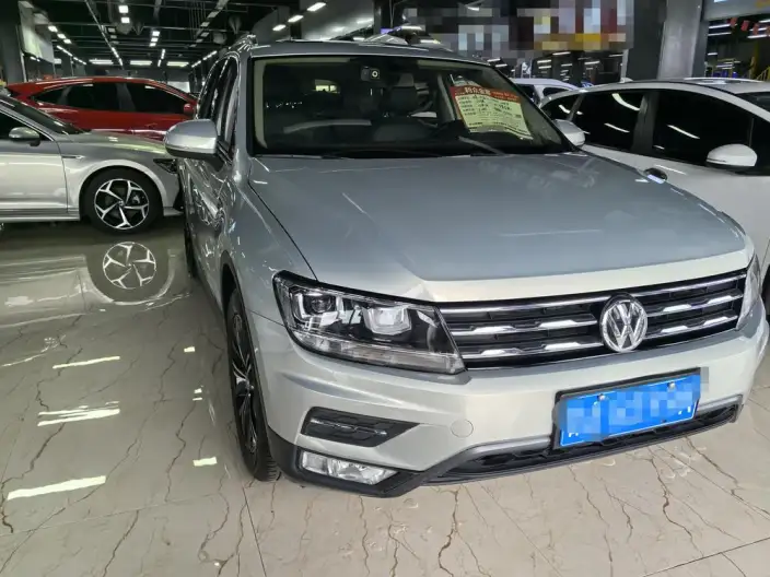 Volkswagen Tiguan L 2020 Model 330TSI Automatic 2WD Panorama Comfort Edition China VI – фото 3