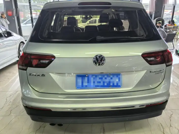 Volkswagen Tiguan L 2020 Model 330TSI Automatic 2WD Panorama Comfort Edition China VI – фото 5