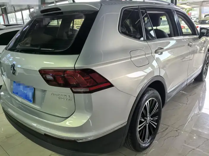 Volkswagen Tiguan L 2020 Model 330TSI Automatic 2WD Panorama Comfort Edition China VI – фото 6