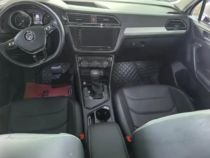 Volkswagen Tiguan L 2020 Model 330TSI Automatic 2WD Panorama Comfort Edition China VI – фото 8