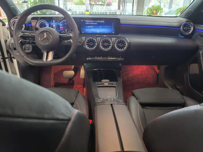 Mercedes-Benz A-class 2025 Model A 200 L Fashion Edition – фото 6