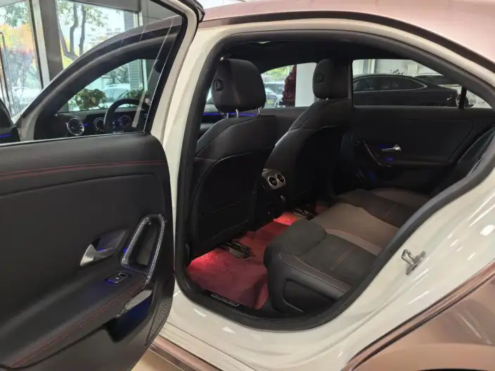 Mercedes-Benz A-class 2025 Model A 200 L Fashion Edition – фото 9