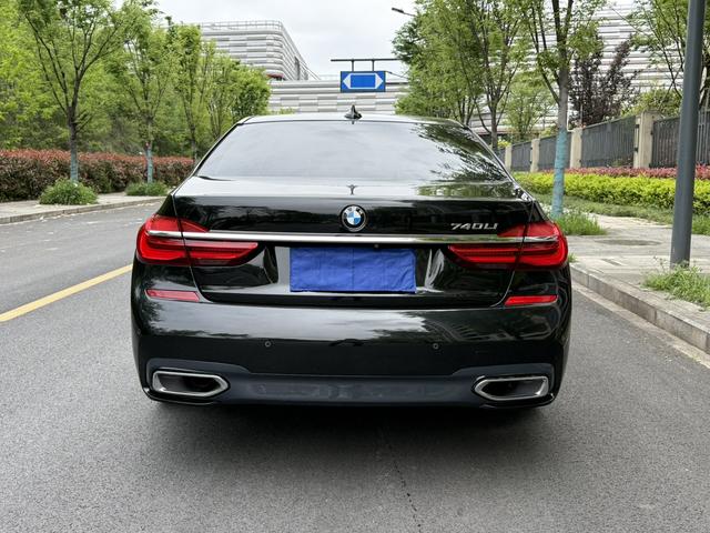 BMW 7 Series Модель 2018 года 730Li Leading M Sports Set – фото 4