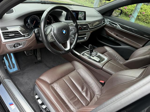 BMW 7 Series Модель 2018 года 730Li Leading M Sports Set – фото 7