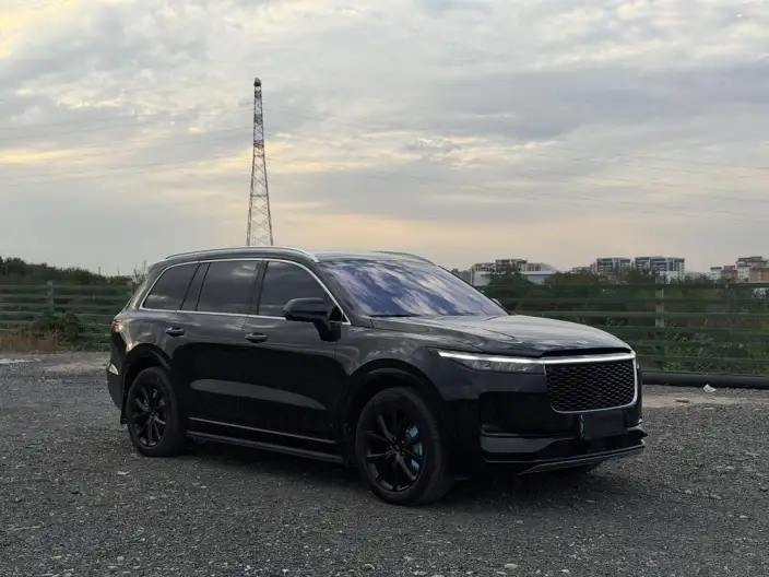Li Auto ONE 2021 Model Extended Range 6 seat Edition – фото 3