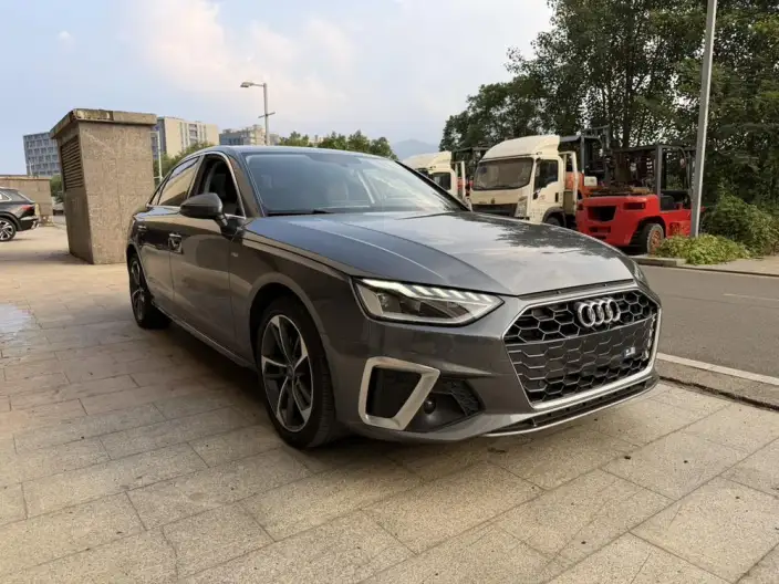 Audi A4 L 2022 Model 40 TFSI Fashion Dynamic Model – фото 3