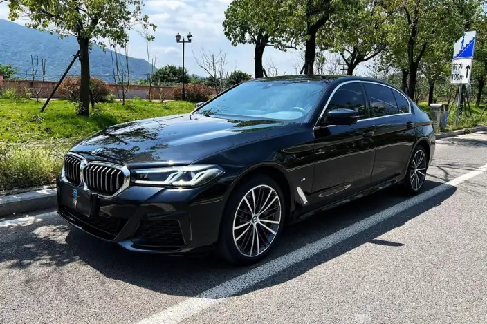 BMW 5 Series 2022 Model 530Li Executive Model M Sports Set – фото 1