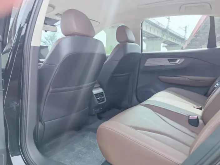 Hongqi E-QM5 2023 Model Facelift 620KM PLUS Edition – фото 10