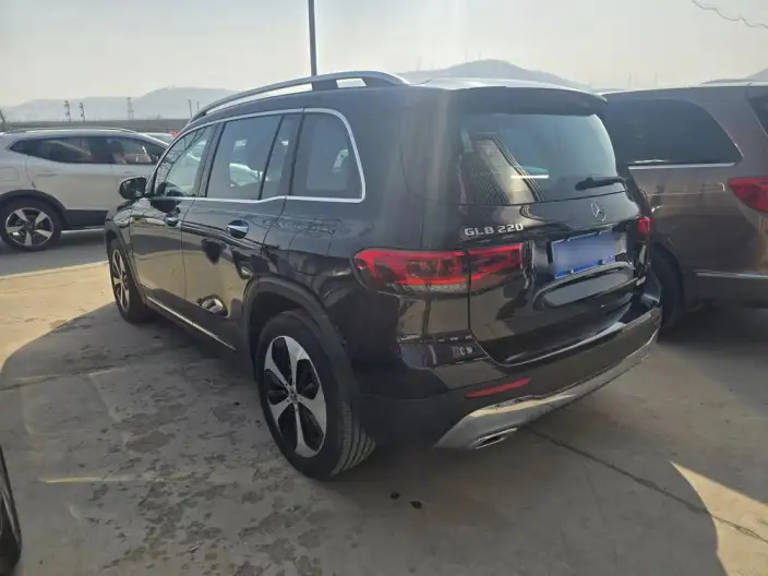 Mercedes-Benz GLB 2023 Model GLB 220 Fashion Model – фото 4