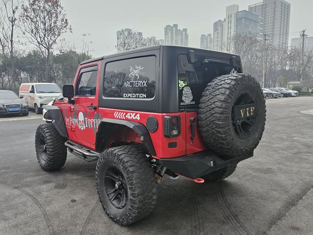 Jeep Wrangler 2011 модификация 3.8L Rubicon лян door Edition – фото 7