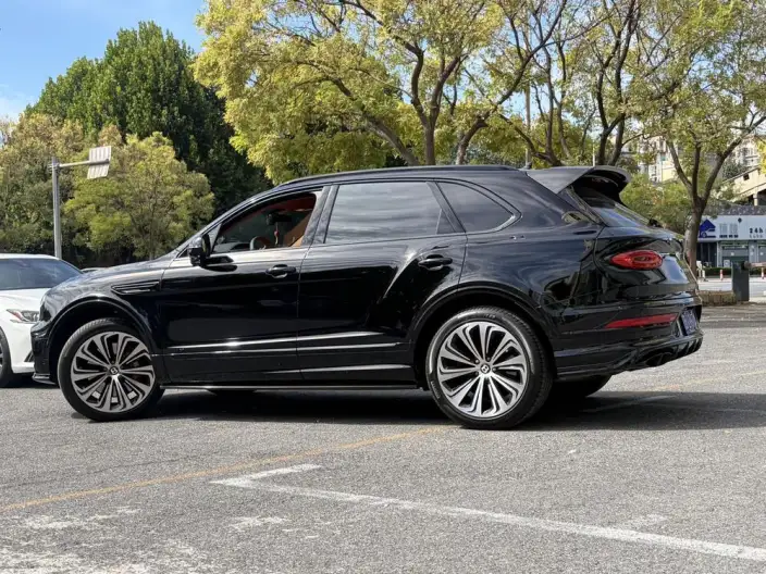 Bentayga 2022 Model 4.0T V8 S – фото 3