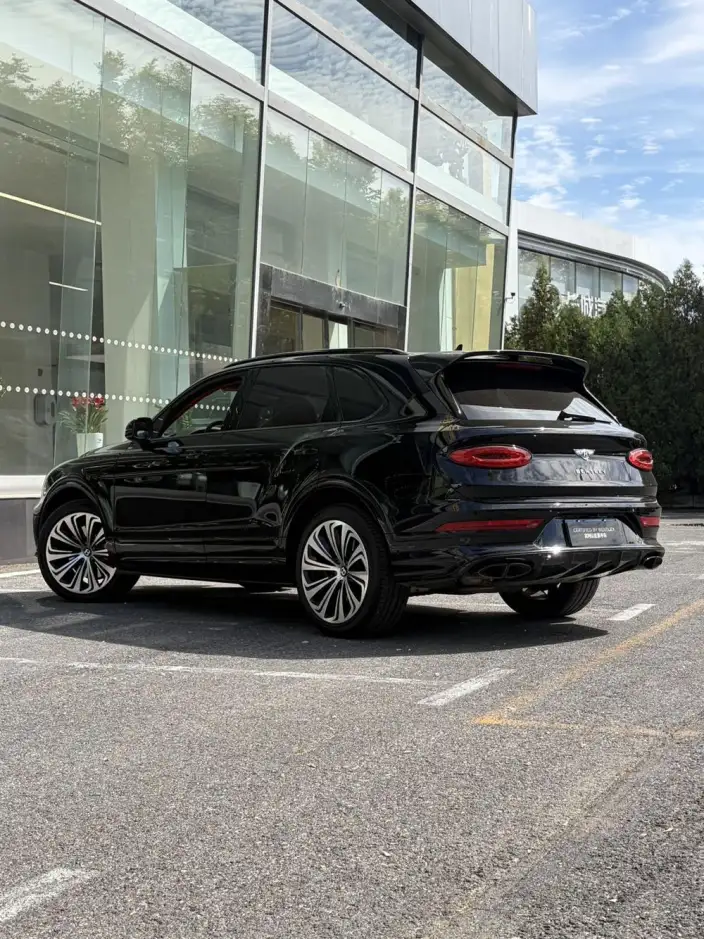 Bentayga 2022 Model 4.0T V8 S – фото 4